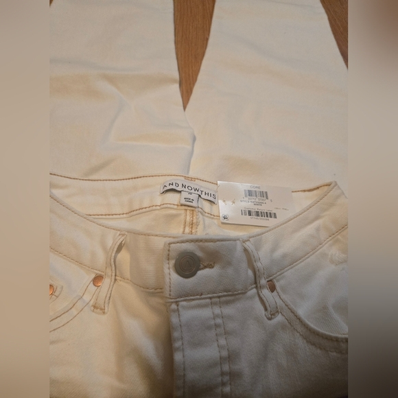 And Now This White Ankle Cropped Distressed Jeans NWT - Picture 5 of 8